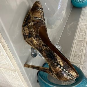 Women Size 11 High heel shoe by Ashley Stewart